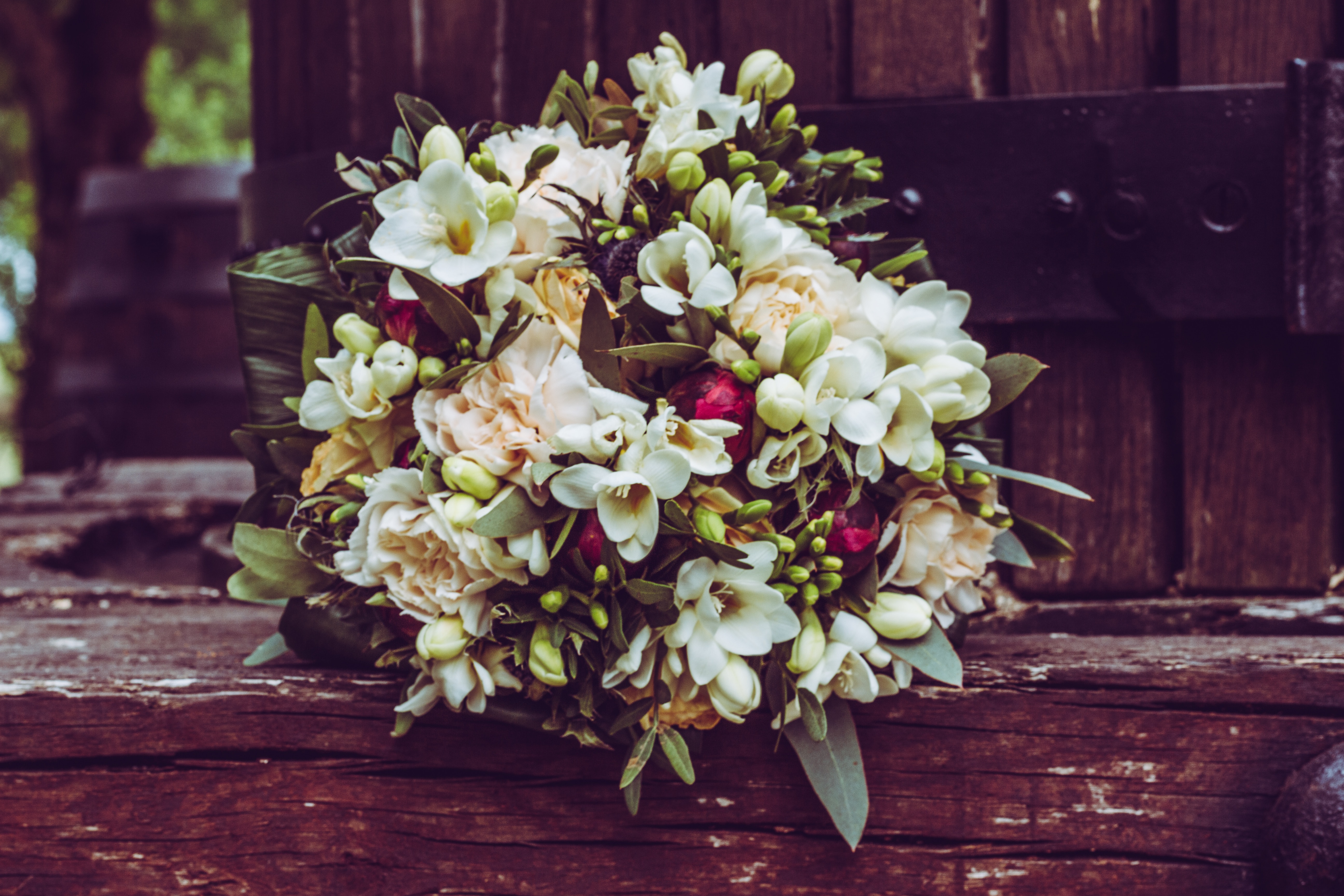 ¿Por qué llevamos flores a los funerales?