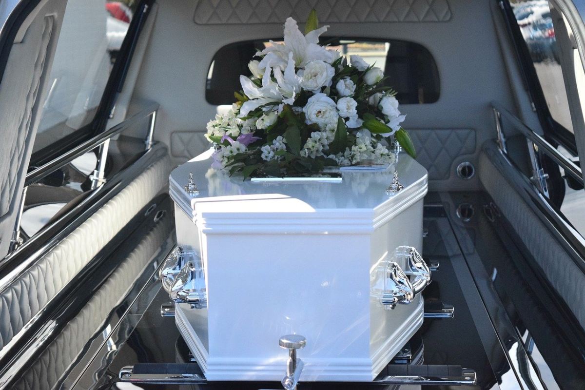 El completo servicio de traslados funerarios de Inmemoria