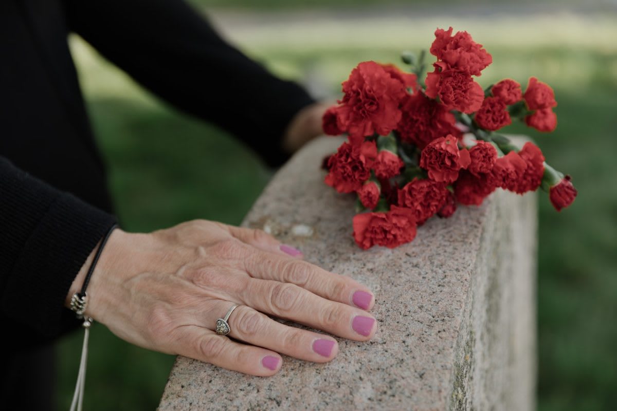 ¿Qué tipos de lápidas funerarias existen?