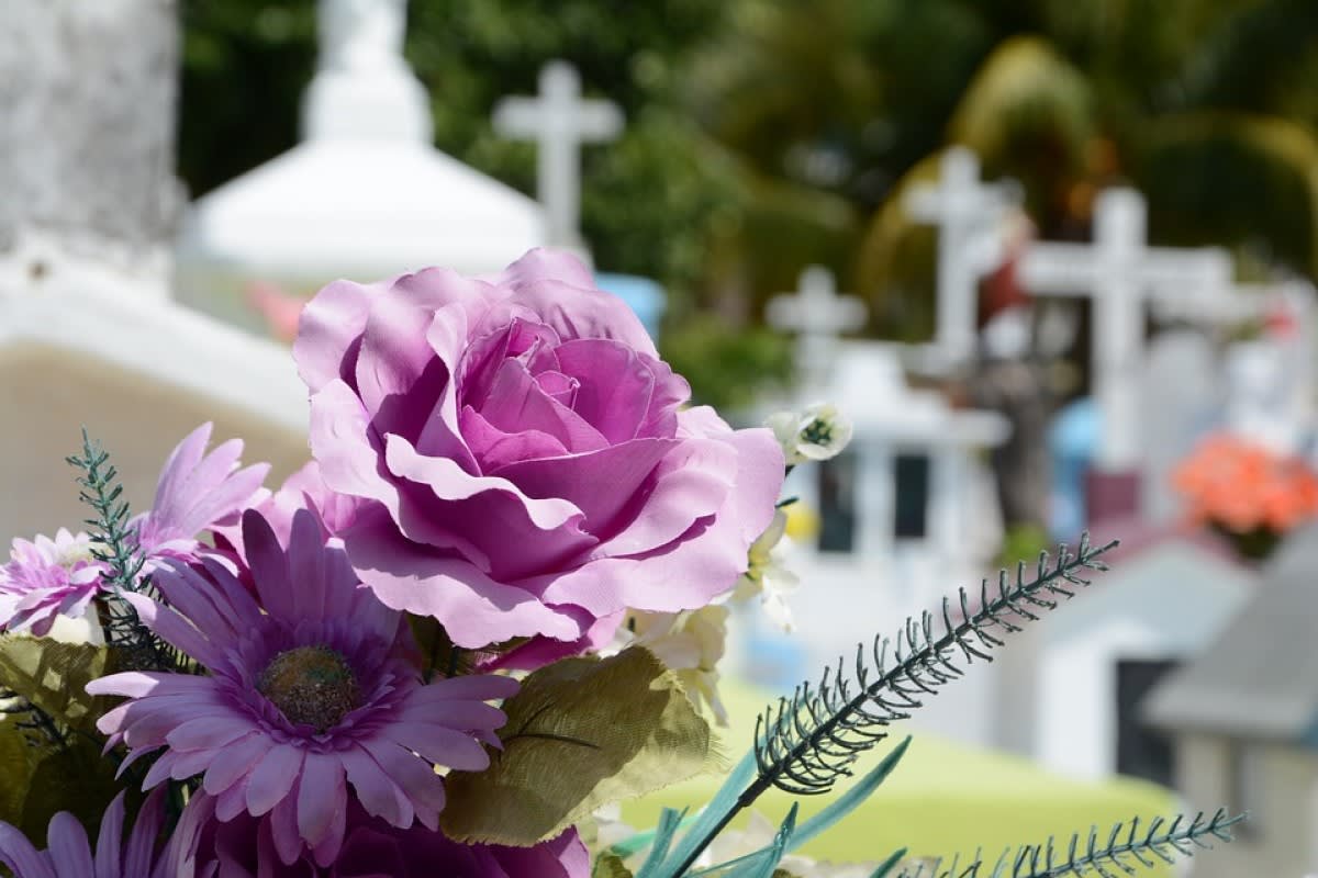 ¿Cómo elegir adecuadamente flores para funeral?